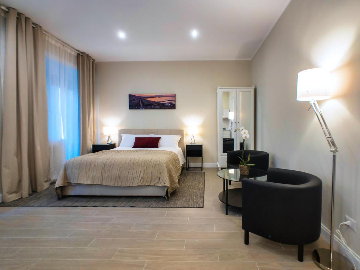 Silia House Napoli Centro Hotel Luaran gambar