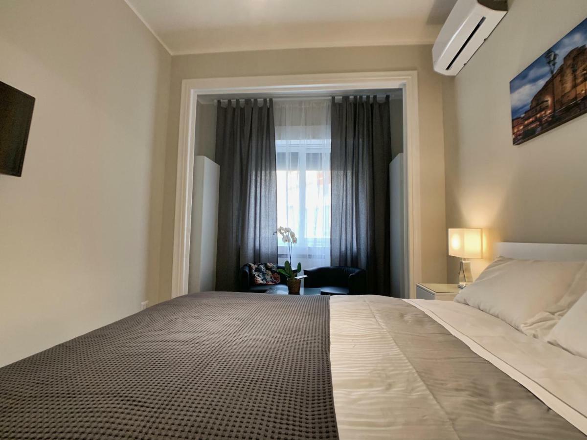 Silia House Napoli Centro Hotel Luaran gambar