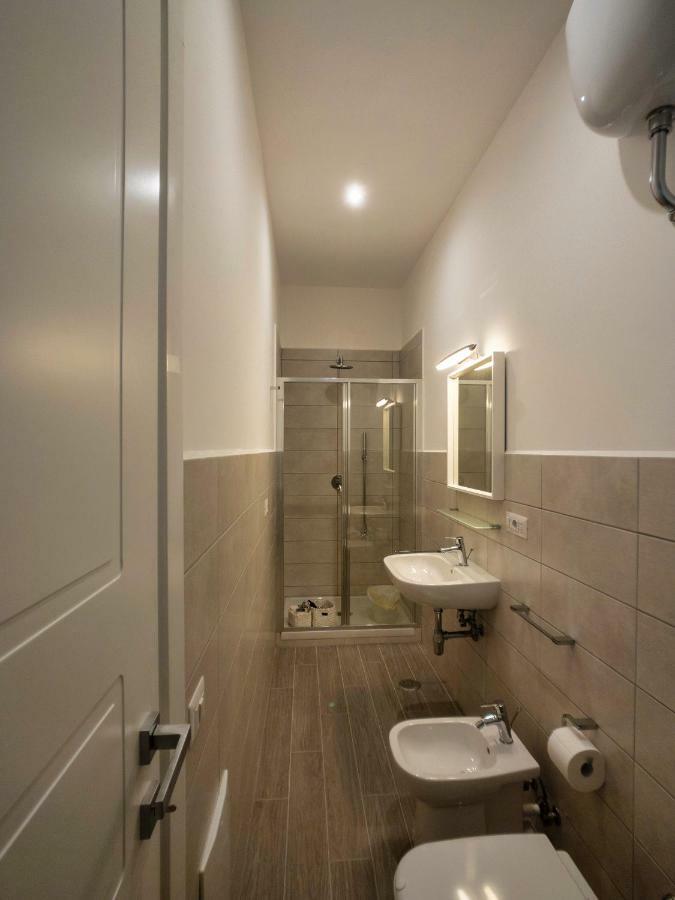 Silia House Napoli Centro Hotel Luaran gambar